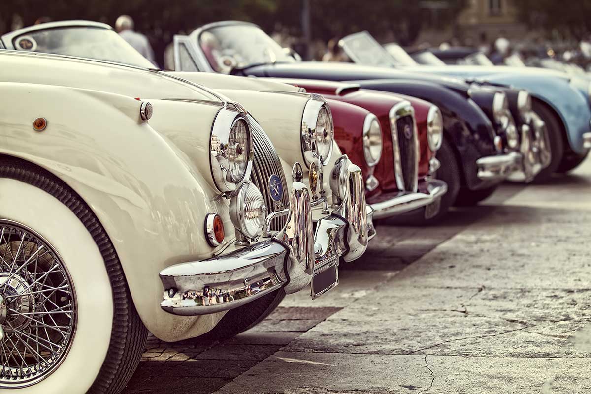 KLASSIKER & OLDTIMER RESTAURATIONEN - KLASSIKER & OLDTIMER RESTAURATIONEN -
